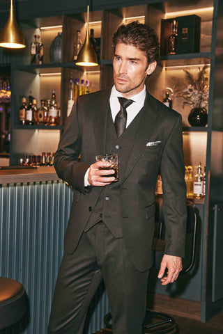 Exclusive Elegance SUIT CLUB