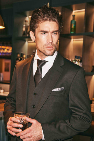 Exclusive Elegance SUIT CLUB