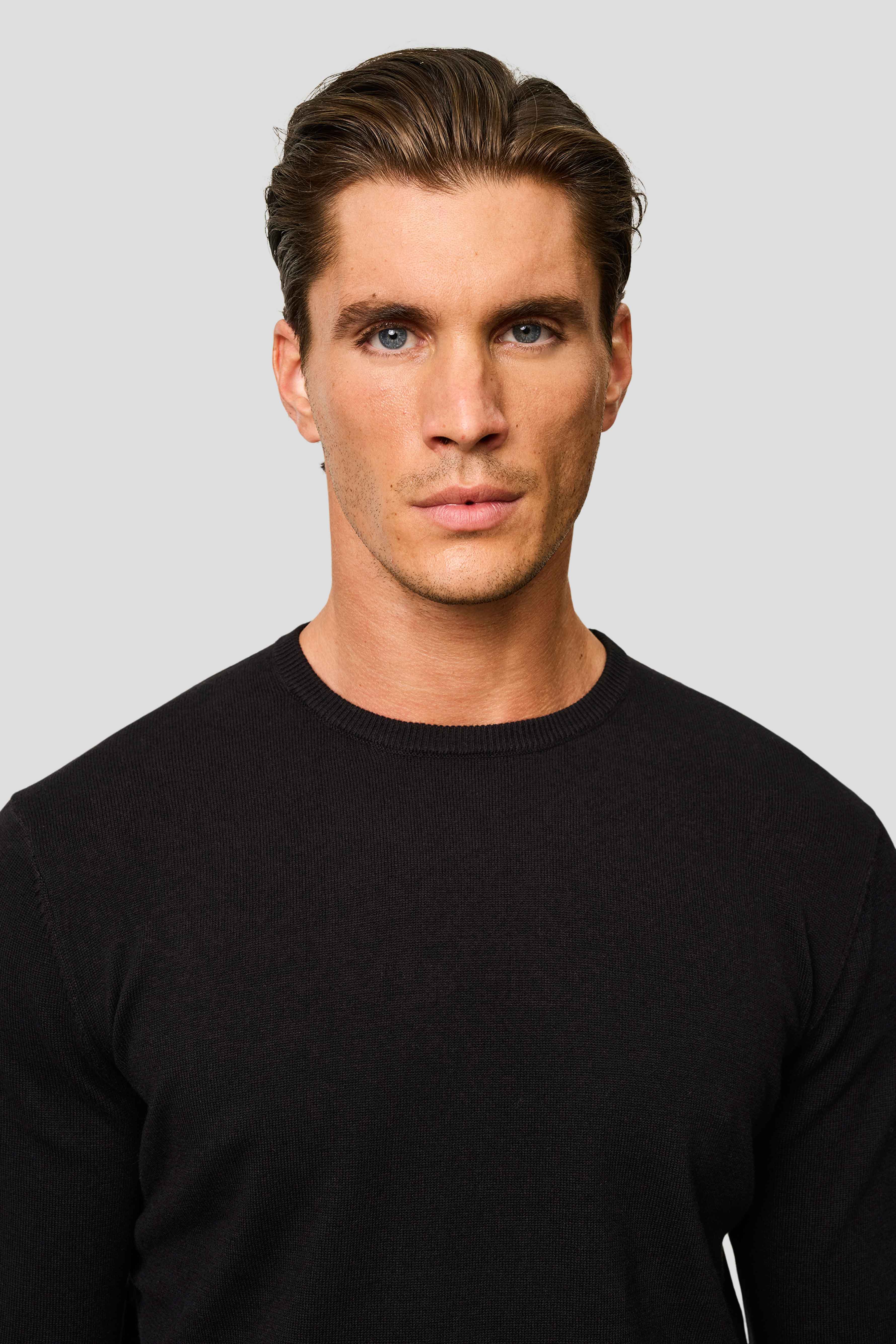 Sort o-neck striktrøje HVIID