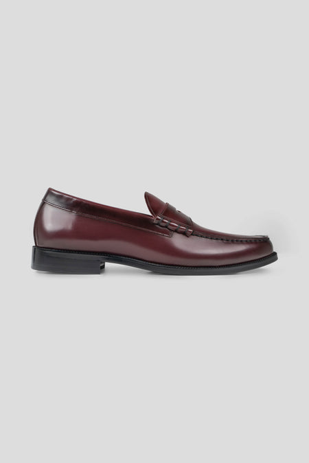 Bordeaux penny loafer
